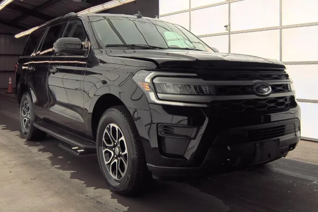 2022 Ford Expedition XLT photo 1