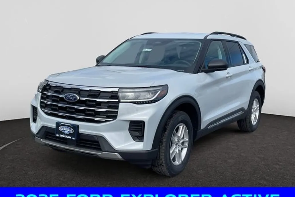 2025 Ford Explorer photo 1
