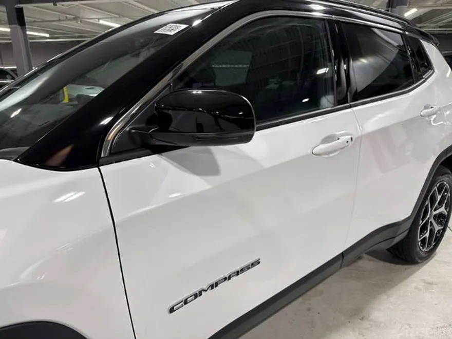 2025 Jeep Compass Limited photo 1