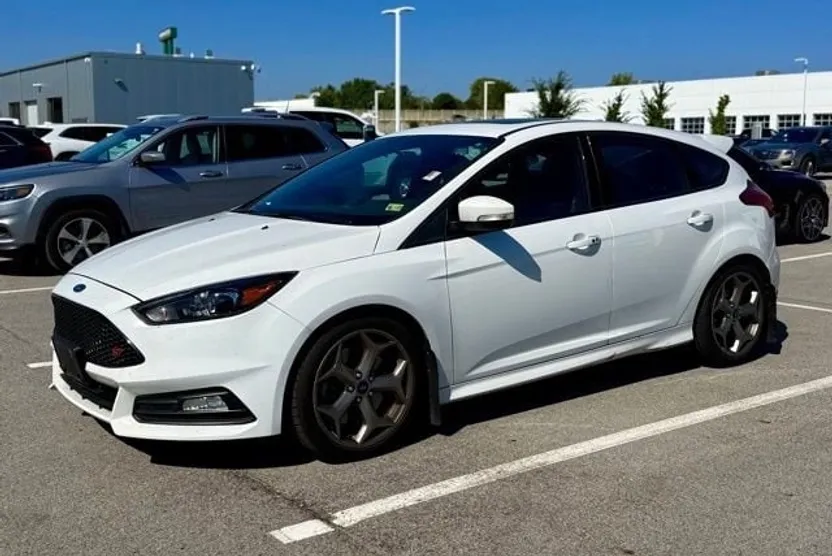 2018 Ford Focus ST photo 1