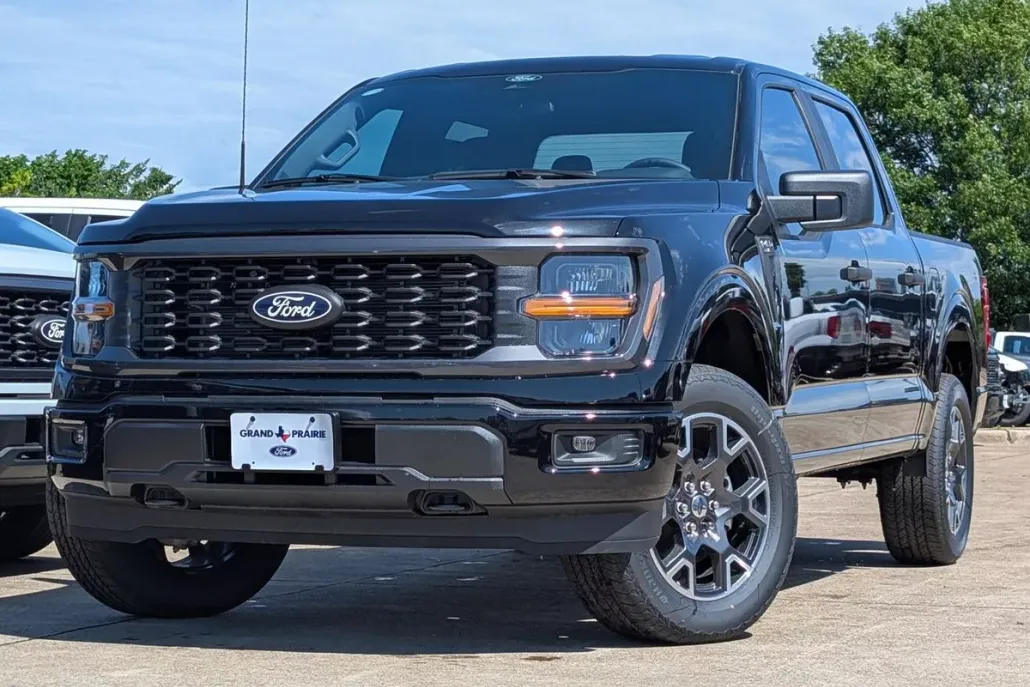 2025 Ford F-150 STX photo 1