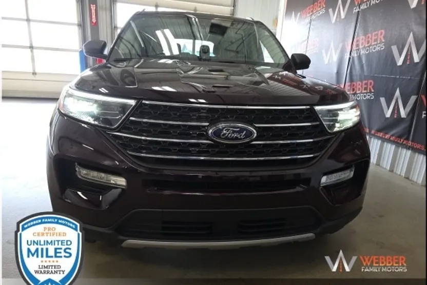 2023 Ford Explorer XLT photo 1