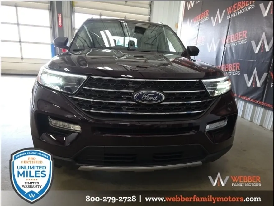 2023 Ford Explorer XLT photo 1