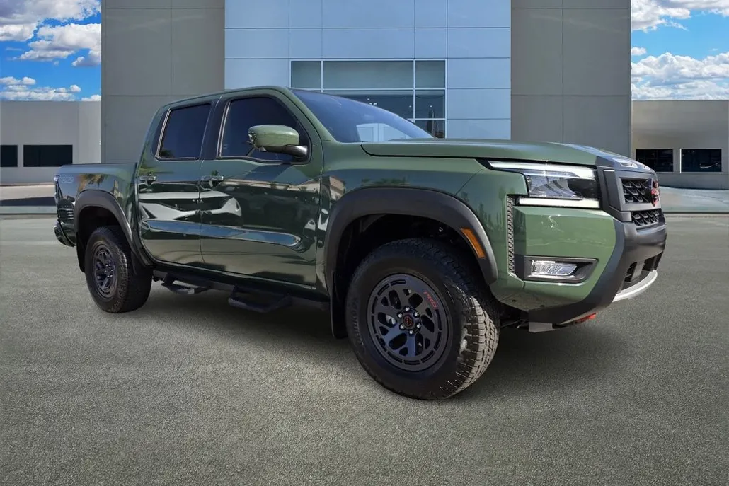 2025 Nissan Frontier PRO-4X photo 1