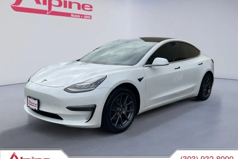 2019 Tesla Model 3 Long Range photo 1
