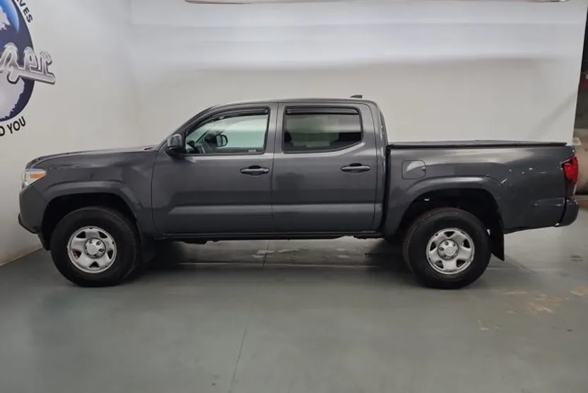 2022 Toyota Tacoma 4x4 Double Cab photo 1