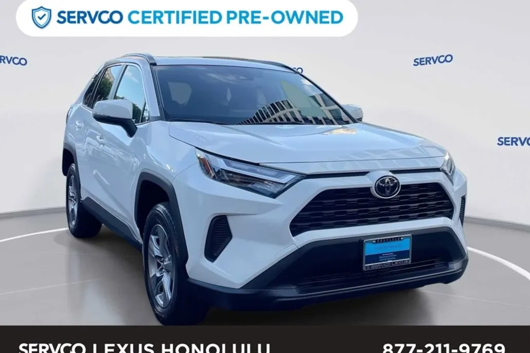 2025 Toyota RAV4 XLE photo 1