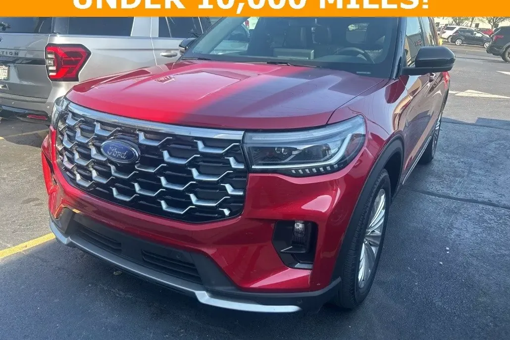 2025 Ford Explorer Platinum photo 1
