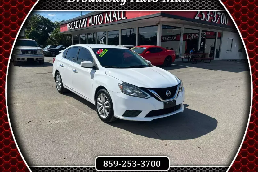 2019 Nissan Sentra SV photo 1