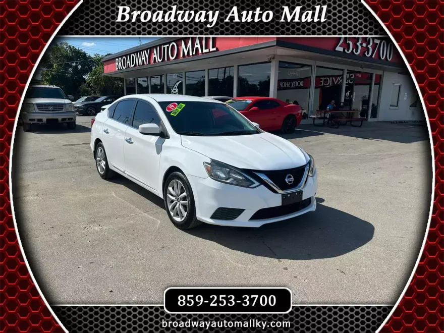 2019 Nissan Sentra SV photo 1