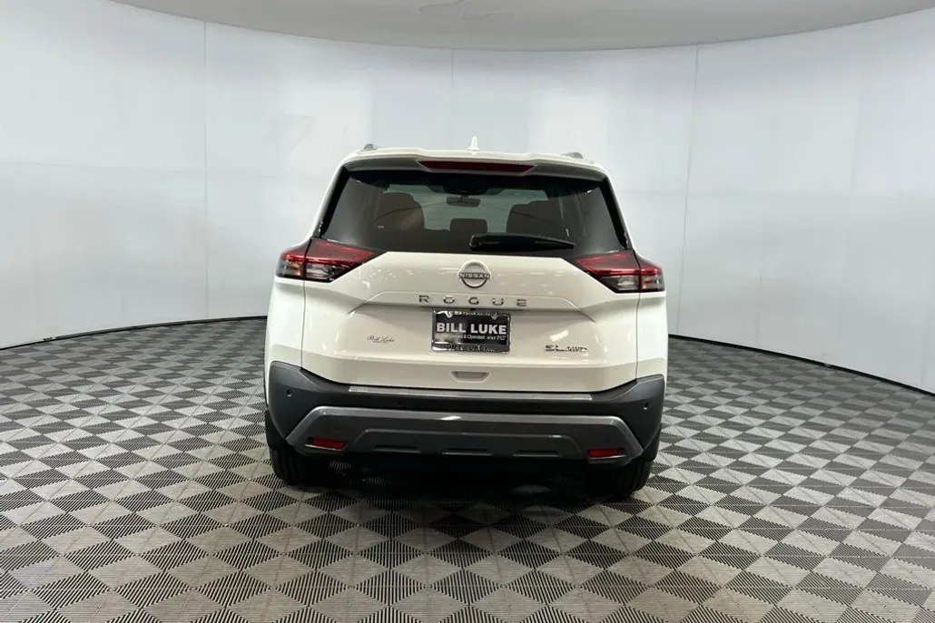 2023 Nissan Rogue SL photo 1