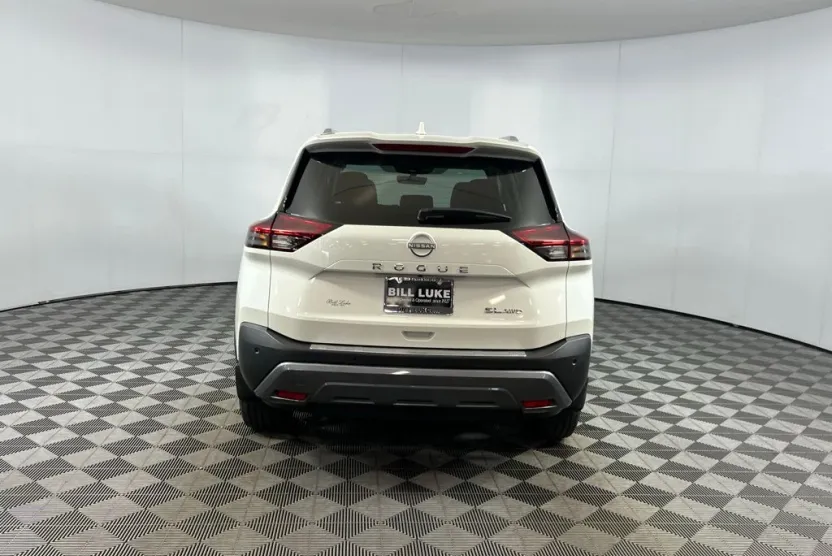 2023 Nissan Rogue SL photo 1