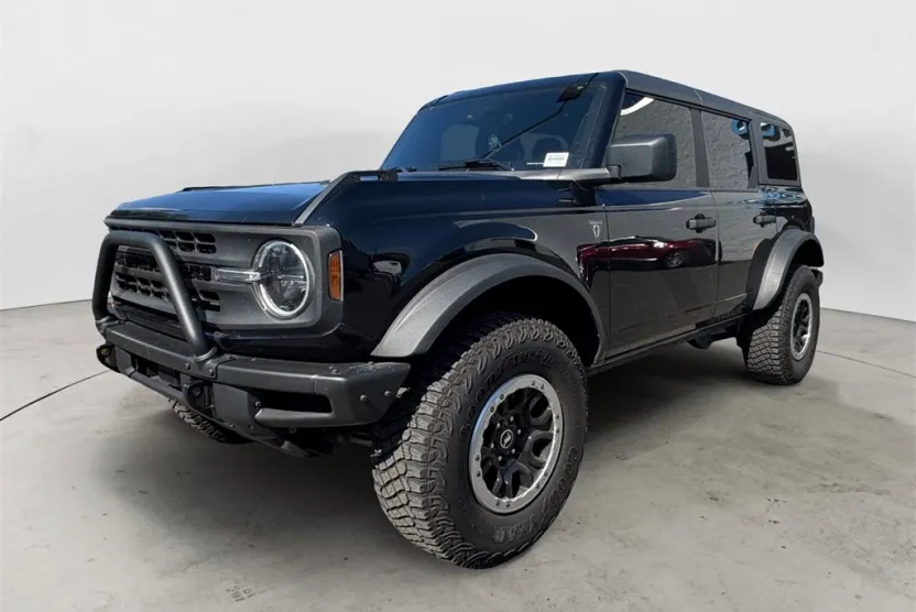 2023 Ford Bronco Base photo 1