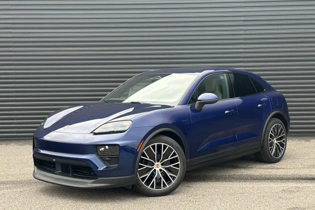 2025 Porsche Macan Electric photo 1