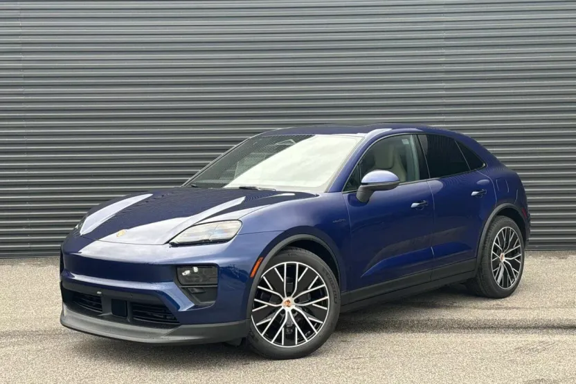 2025 Porsche Macan Electric photo 1