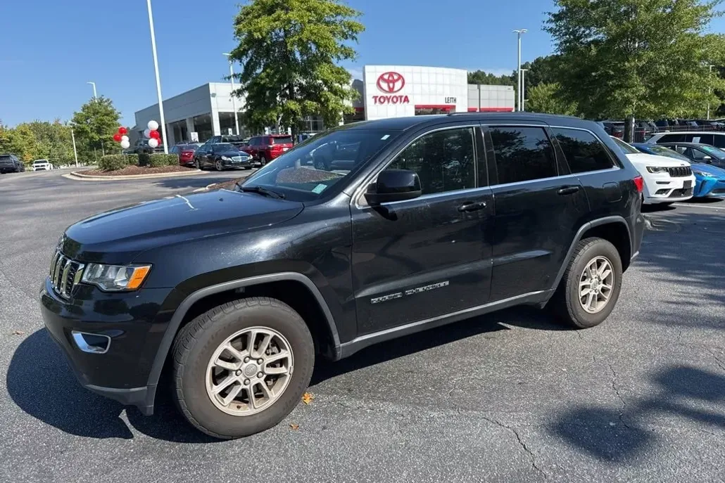 2019 Jeep Grand Cherokee Laredo photo 1