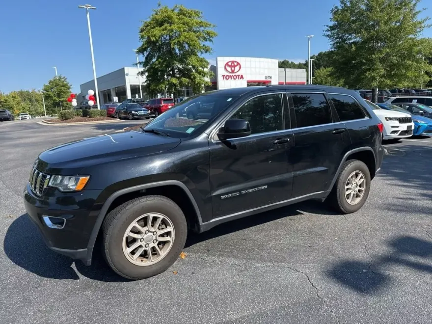 2019 Jeep Grand Cherokee Laredo photo 1