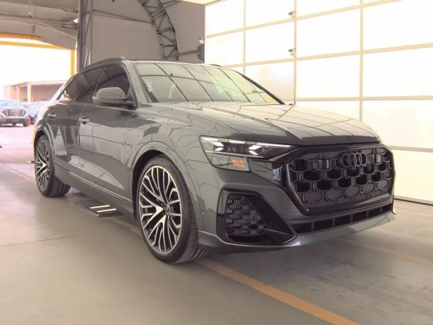 2025 Audi SQ8 Prestige photo 1