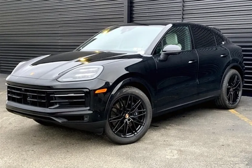 2025 Porsche Cayenne Coupe photo 1