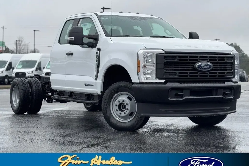 2024 Ford F-350 photo 1