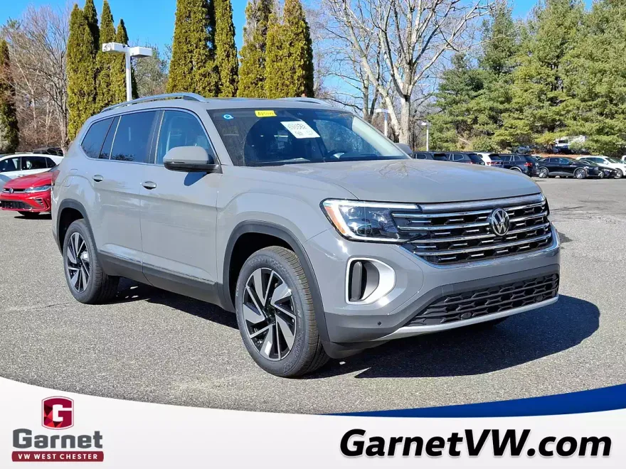 2025 Volkswagen Atlas SEL photo 1