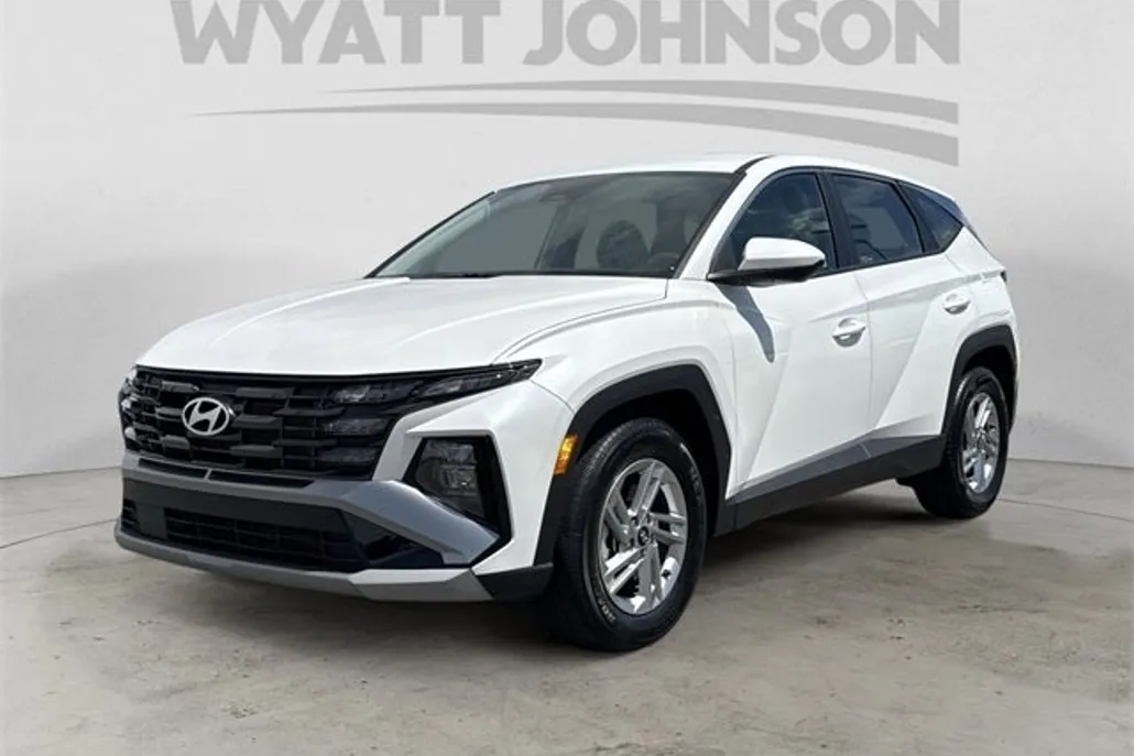 2025 Hyundai Tucson SE photo 1