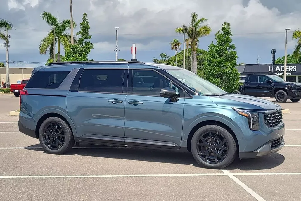 2026 Kia Carnival SX Prestige photo 1