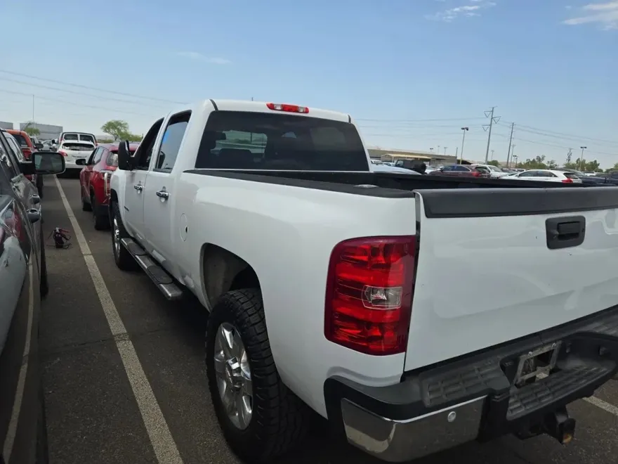 2011 Chevrolet Silverado 2500HD LT photo 1