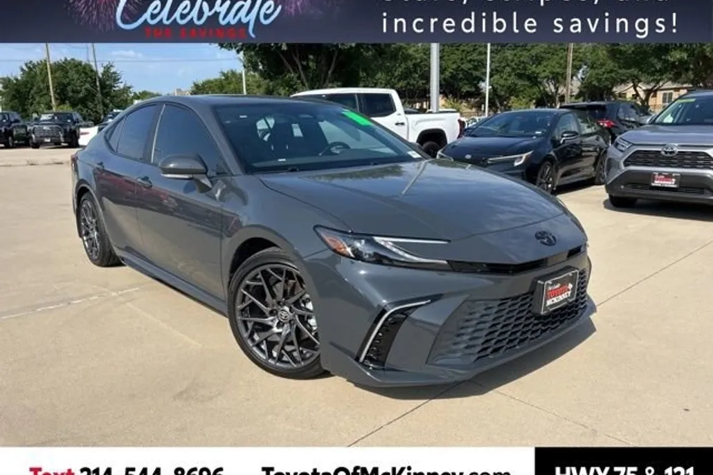 2025 Toyota Camry XSE photo 1