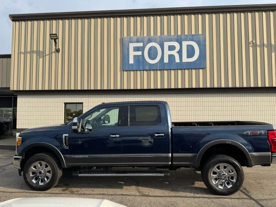 2017 Ford F-250 Lariat photo 1