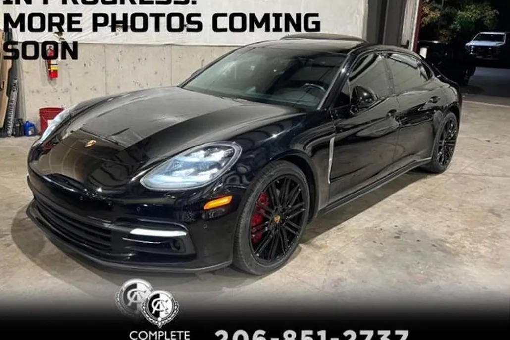 2018 Porsche Panamera 4S Executive photo 1