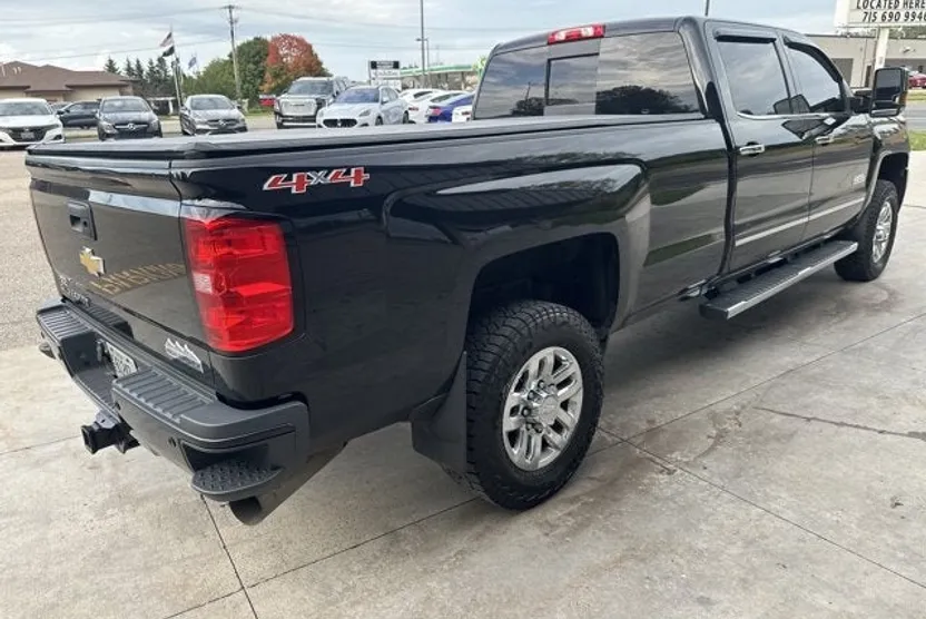 2017 Chevrolet Silverado 3500HD High Country photo 1