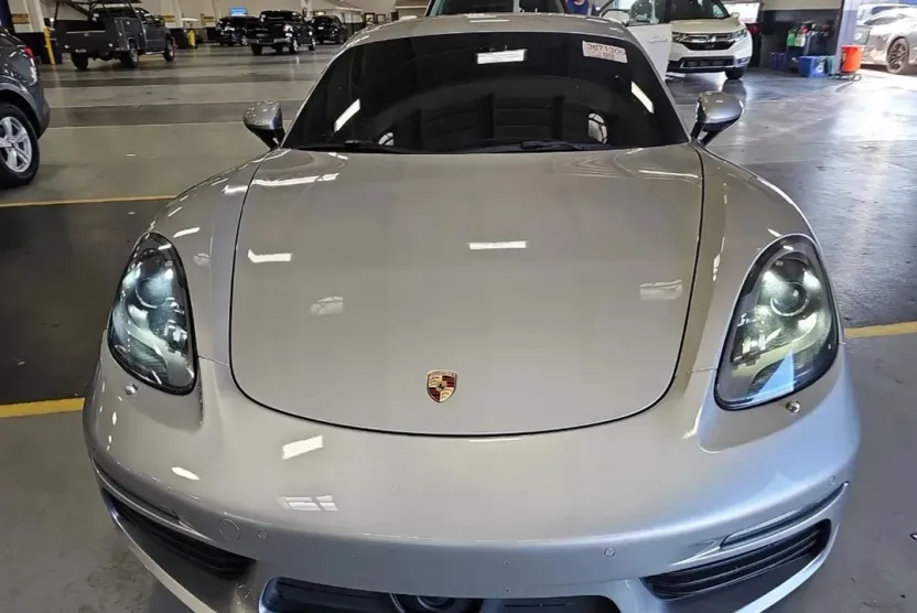 2018 Porsche Cayman Base photo 1