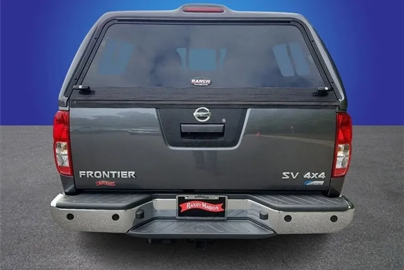 2017 Nissan Frontier SV photo 1