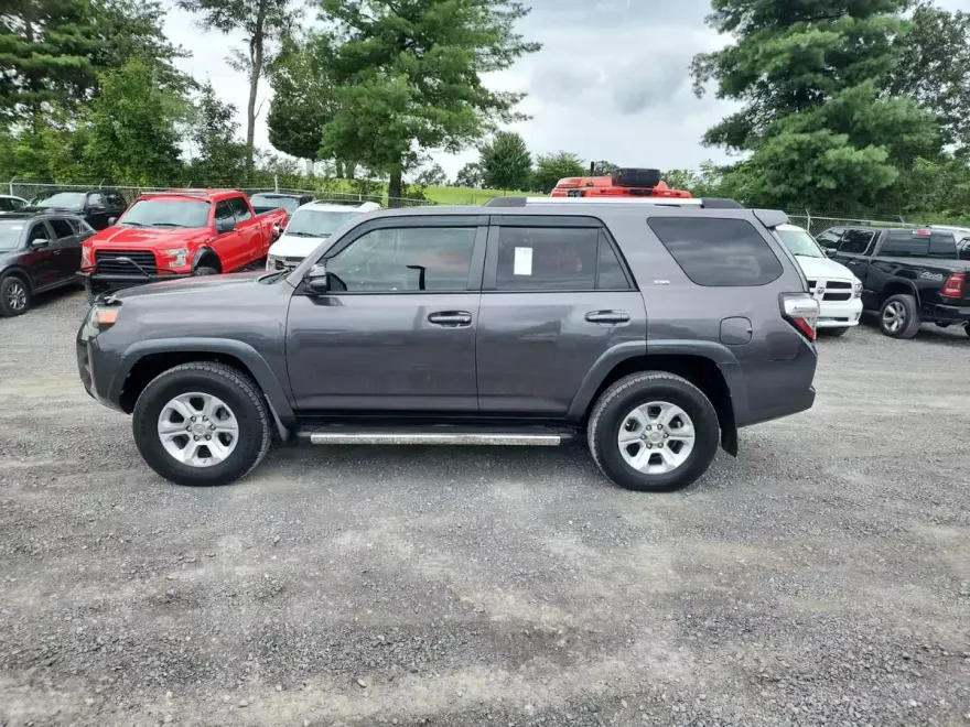 2019 Toyota 4Runner SR5 Premium photo 1
