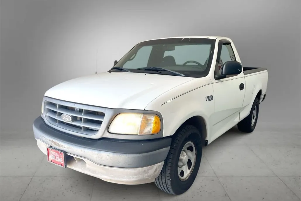 2002 Ford F-150 XL photo 1