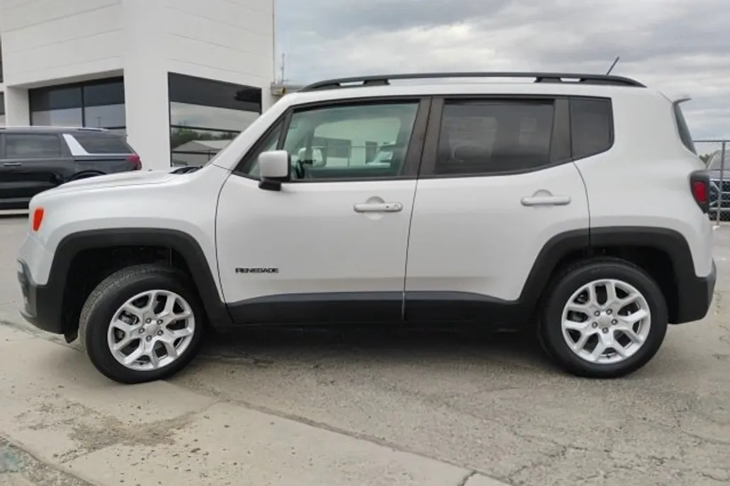 2017 Jeep Renegade Latitude North Edition photo 1