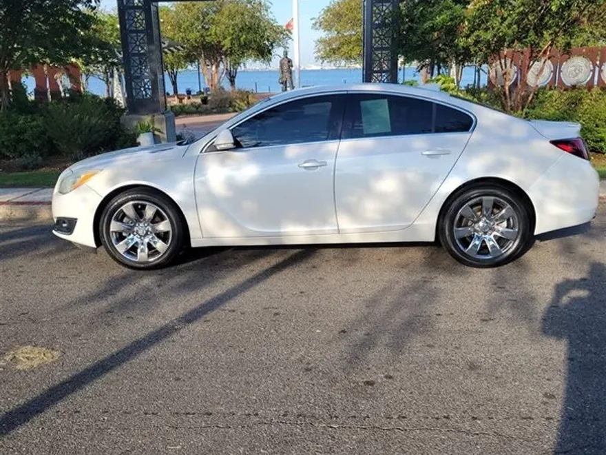 2016 Buick Regal photo 1