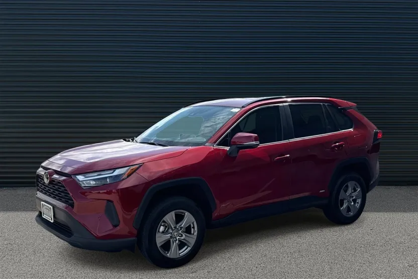 2025 Toyota RAV4 Hybrid XLE photo 1