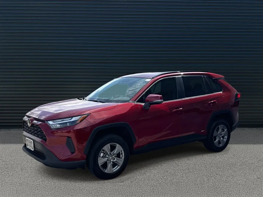 2025 Toyota RAV4 Hybrid XLE photo 1