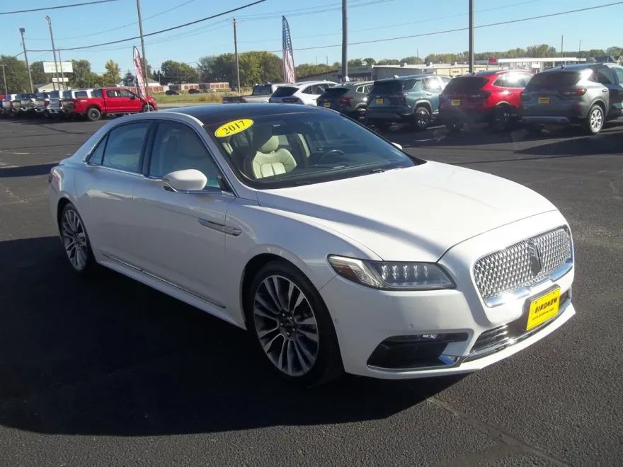 2017 Lincoln Continental Reserve photo 1