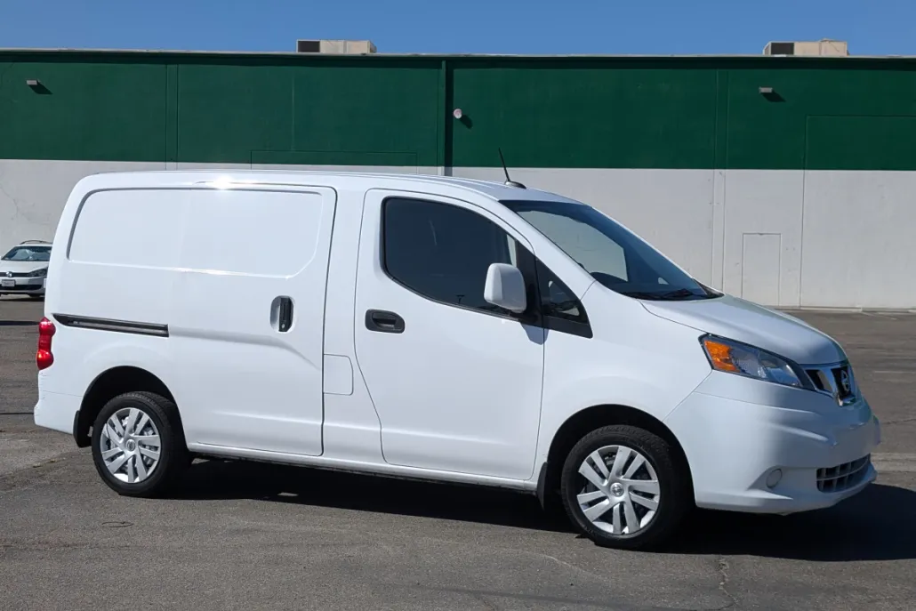 2020 Nissan NV200 SV photo 1