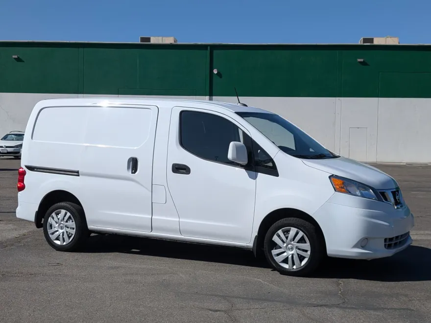 2020 Nissan NV200 SV photo 1