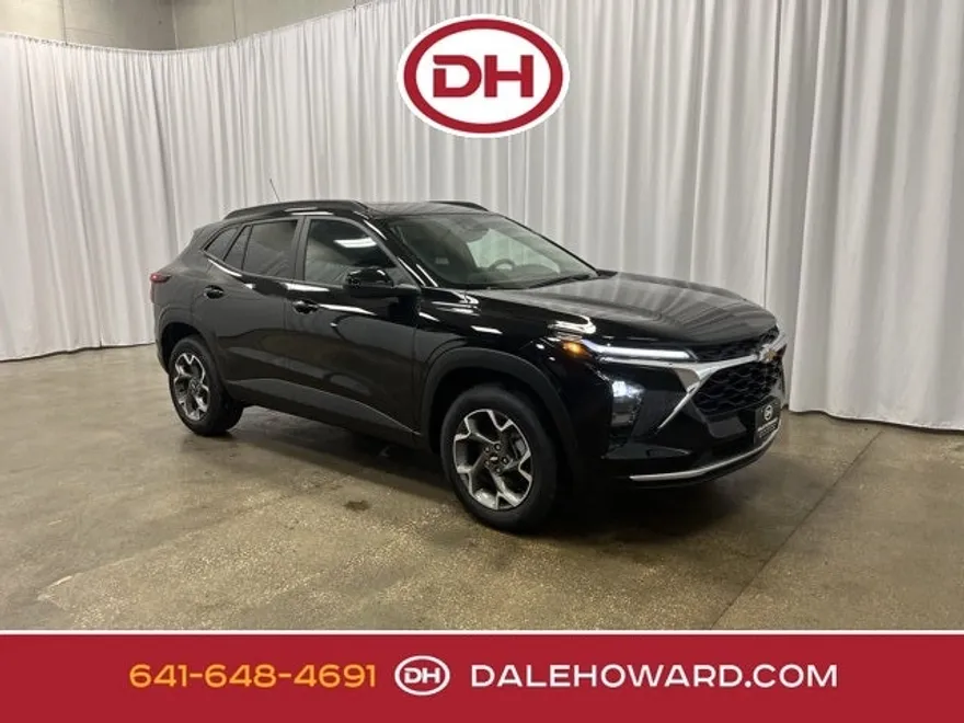 2025 Chevrolet Trax LT photo 1