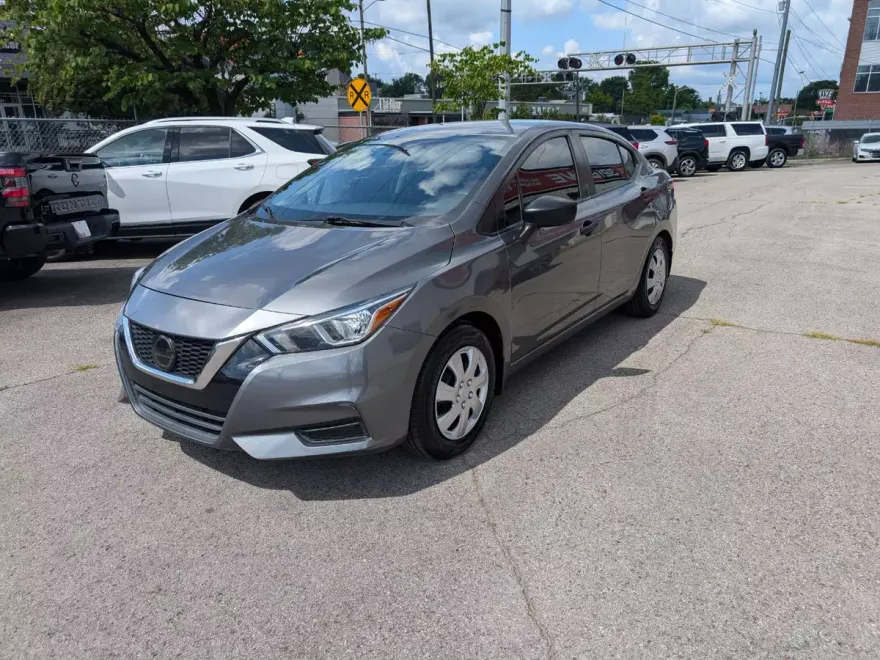 2020 Nissan Versa S photo 1