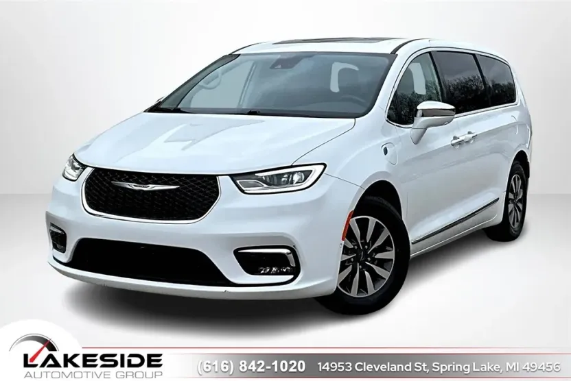 2022 Chrysler Pacifica Hybrid Limited photo 1