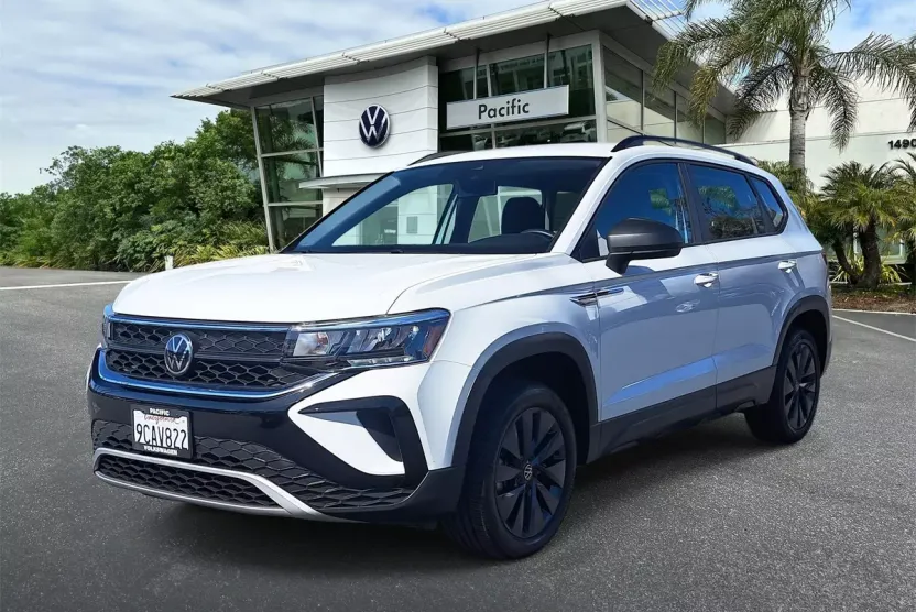 2022 Volkswagen Taos S photo 1