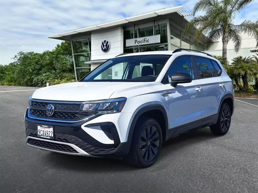 2022 Volkswagen Taos S photo 1