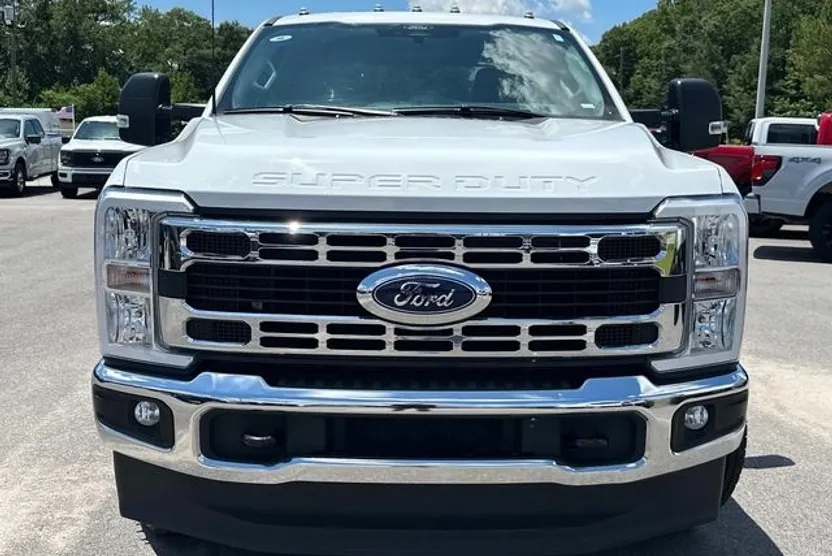 2024 Ford F-350 photo 1