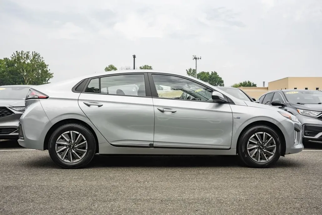 2020 Hyundai Ioniq Electric SE photo 1